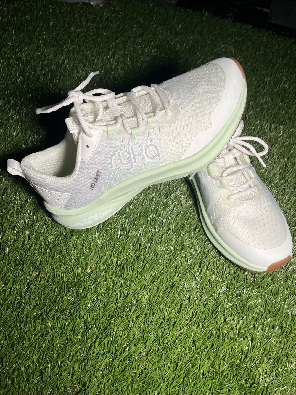 Ryka Women's 8 White Mint No Limit Trainer Sneakers